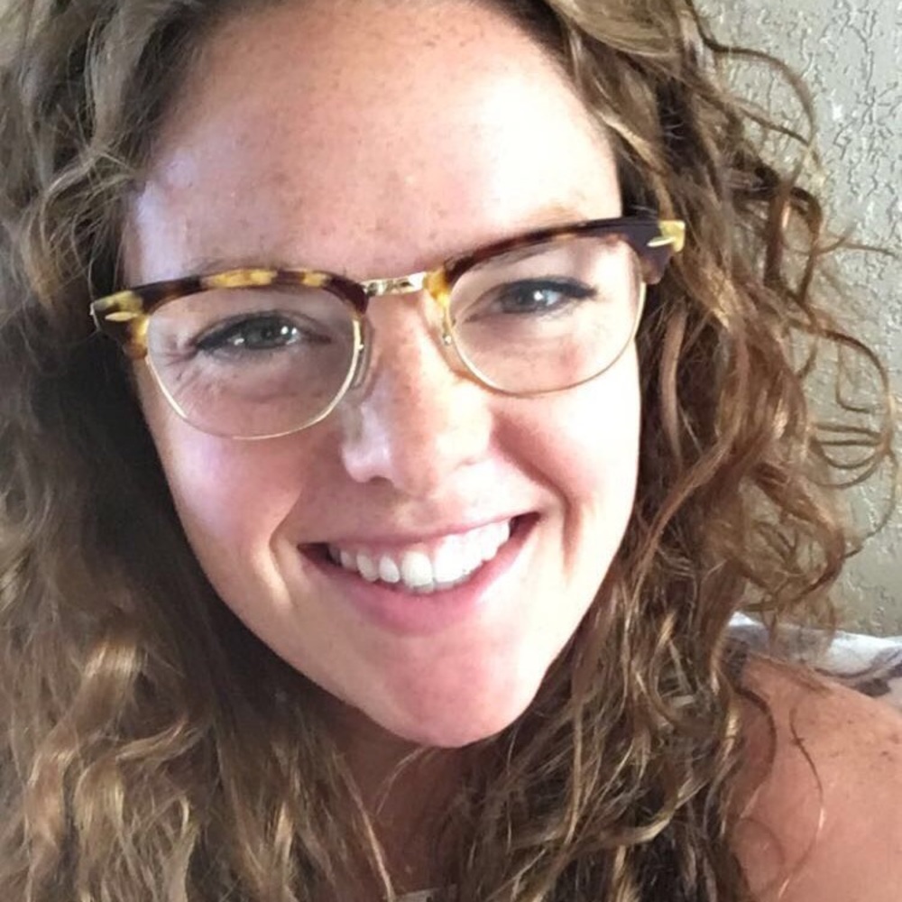 Meet your Posher, Caitlin
